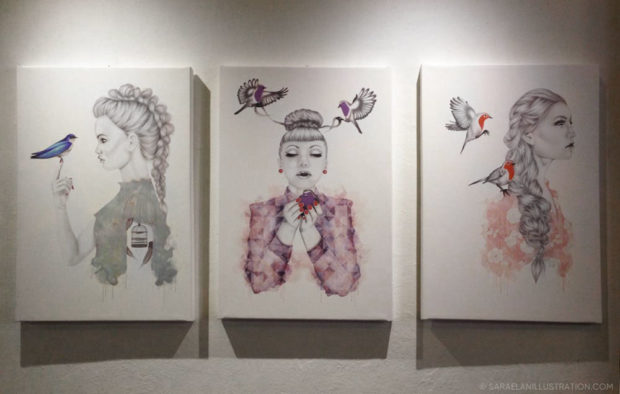 Quadri di ragazze con uccellini in mostra al Frida di Milano